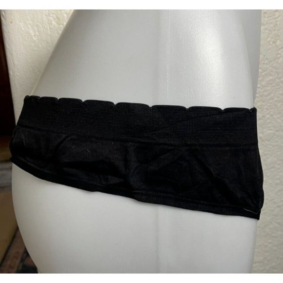 Betsey Johnson Torrid Plus 2 Black Studded Skull Seamless Thong Panties - Picture 4 of 7